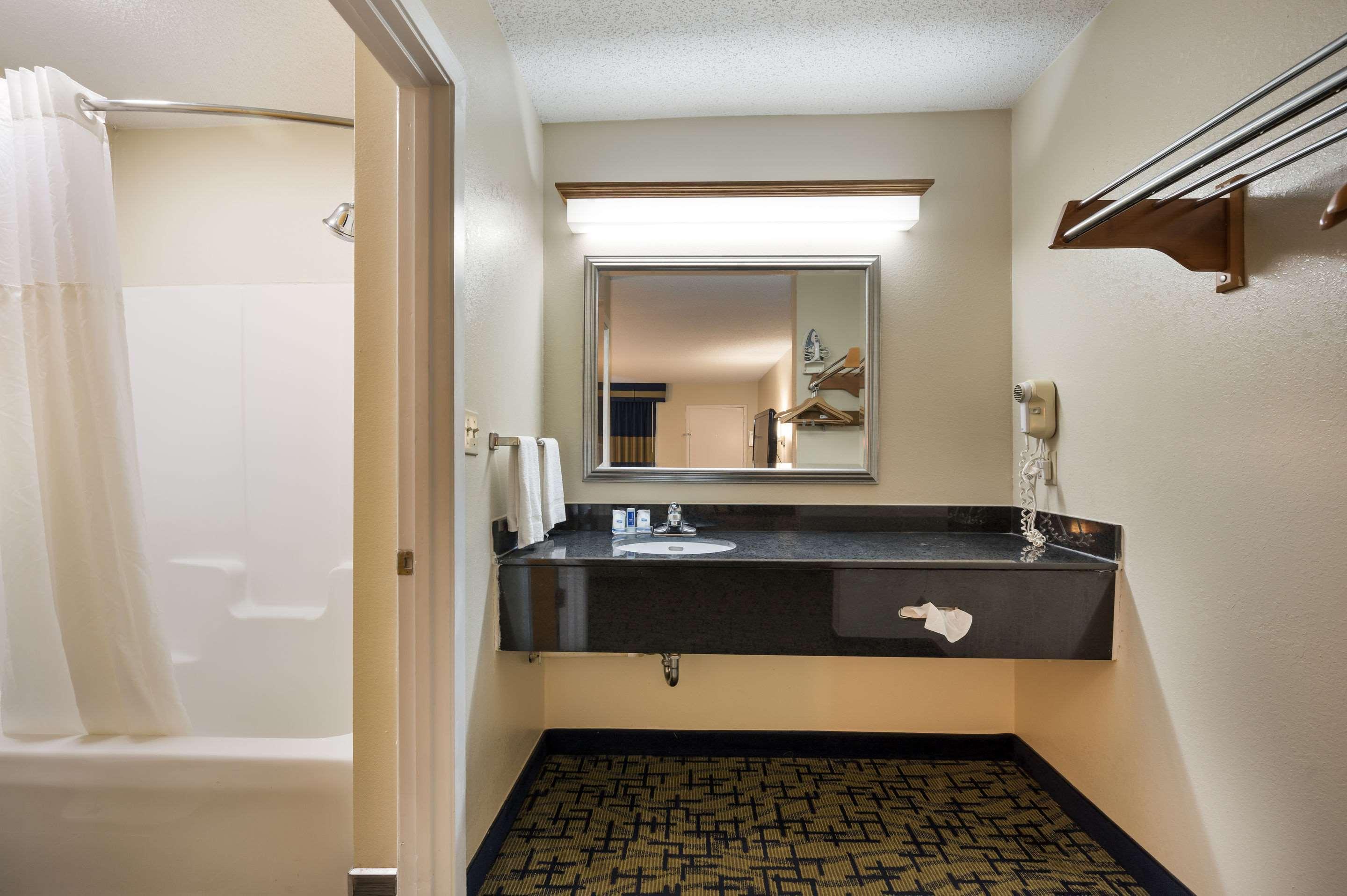 Surestay Hotel By Best Western Meridian Exterior photo