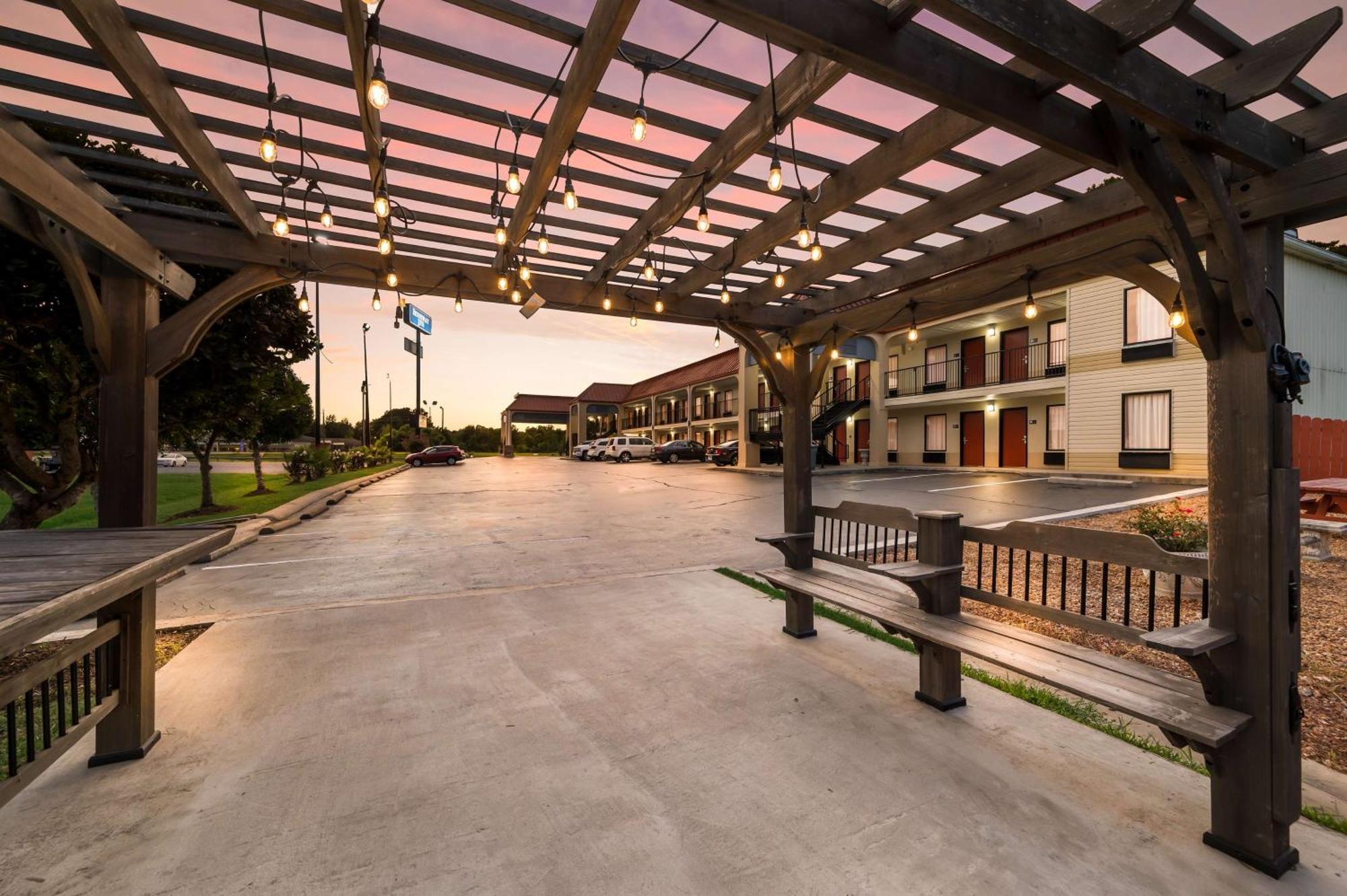 Surestay Hotel By Best Western Meridian Exterior photo